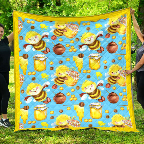 Alternative view of Gearhumans Yellow Bee Quilt